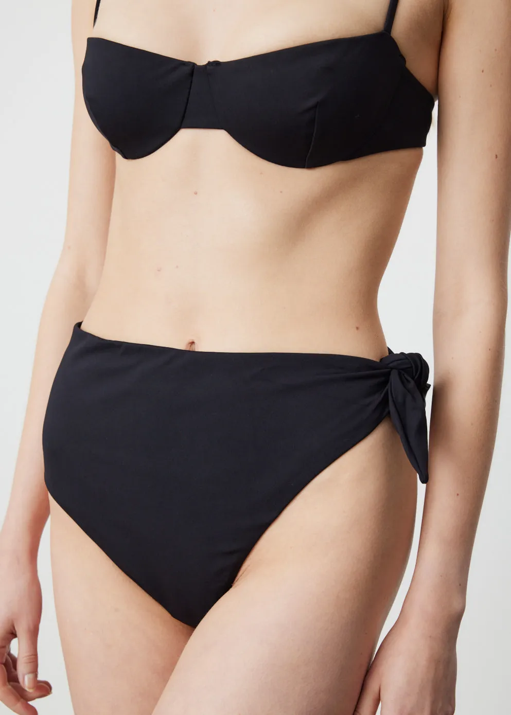 Asymmetrical Tie Bottom