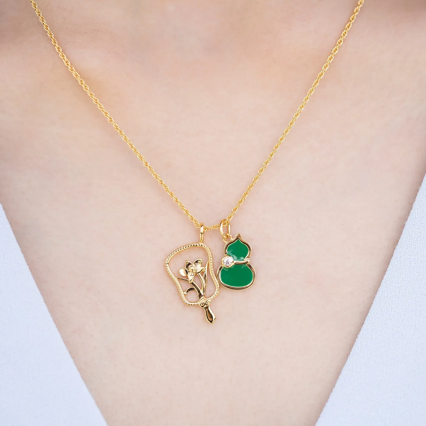 Magical Hulu Charm - Gold